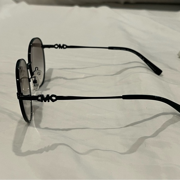 Brand new Michael Kors Sunglasses - Picture 4 of 8